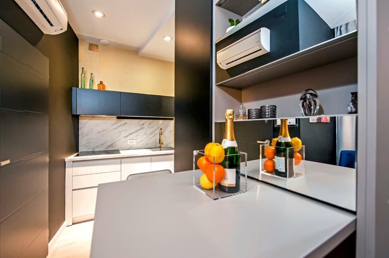Deluxe Studio G 12 Rovinj Exteriör bild