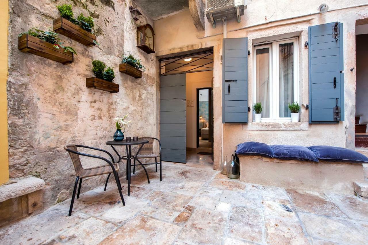 Deluxe Studio G 12 Rovinj Exteriör bild
